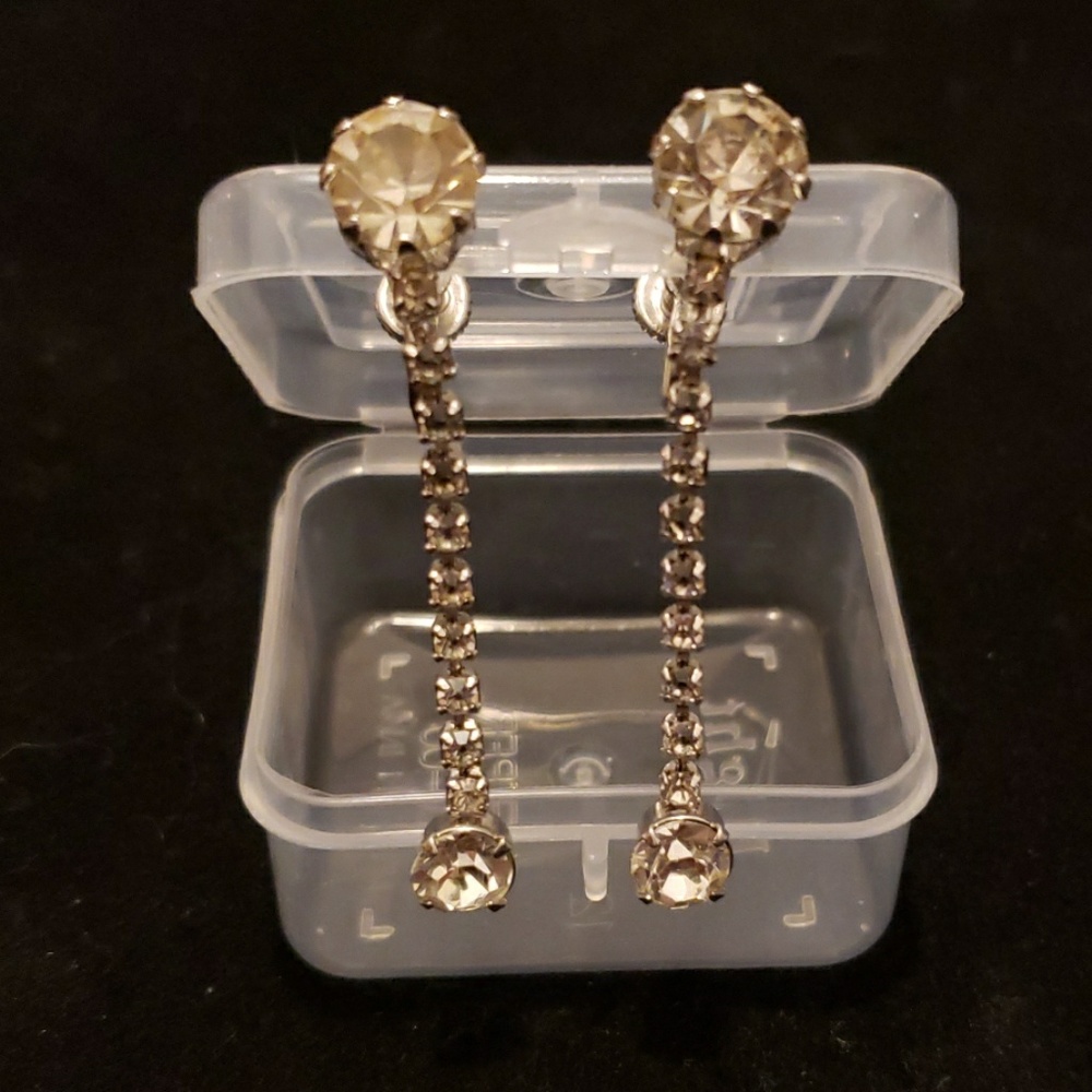 Vintage screw back dangling rhinestone earrings